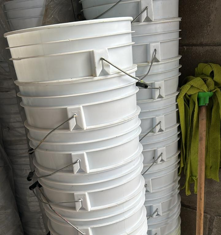 Cubeta de plastico 20L